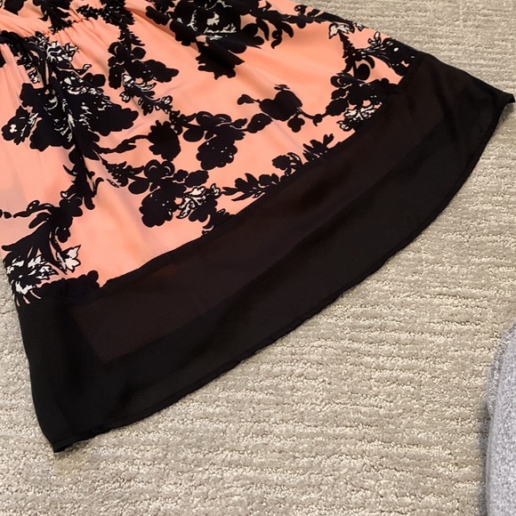 Knee Length Floral Dress - Picture 5 of 7